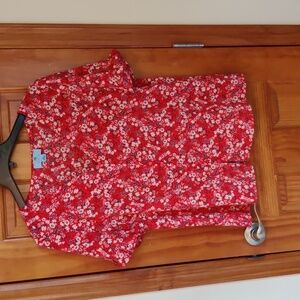 CeCe short sleeve blouse.